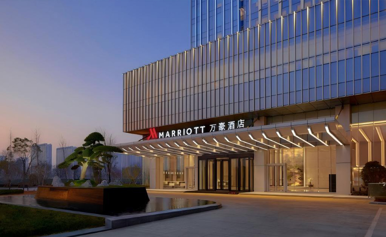 两翼旋转门工程案例:常州万豪酒店