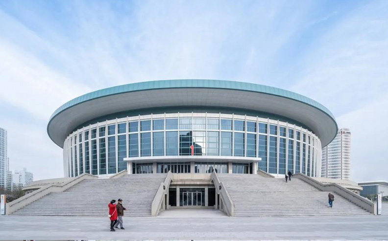 超高超大平衡易推门